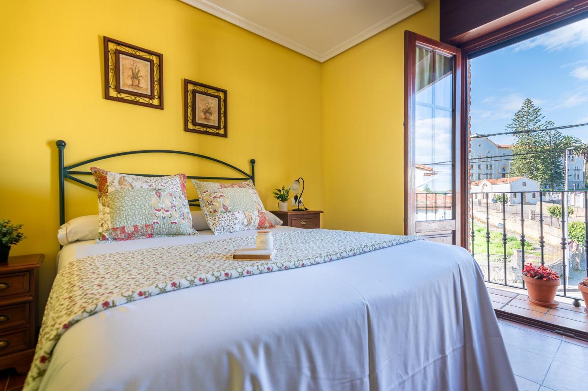 Apartamentos El Cruce De Moraton Cobreces Luaran gambar
