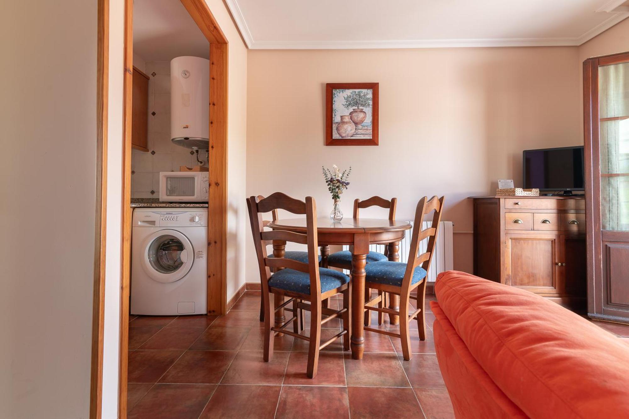 Apartamentos El Cruce De Moraton Cobreces Luaran gambar